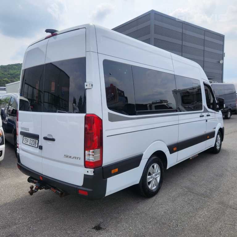 HYUNDAI Solati 15-Seater