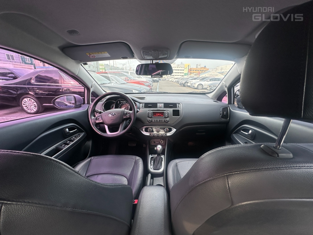 KIA All New Pride 4Door 1.4 MPI