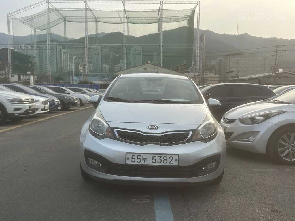 KIA All New Pride 4Door 1.4 MPI
