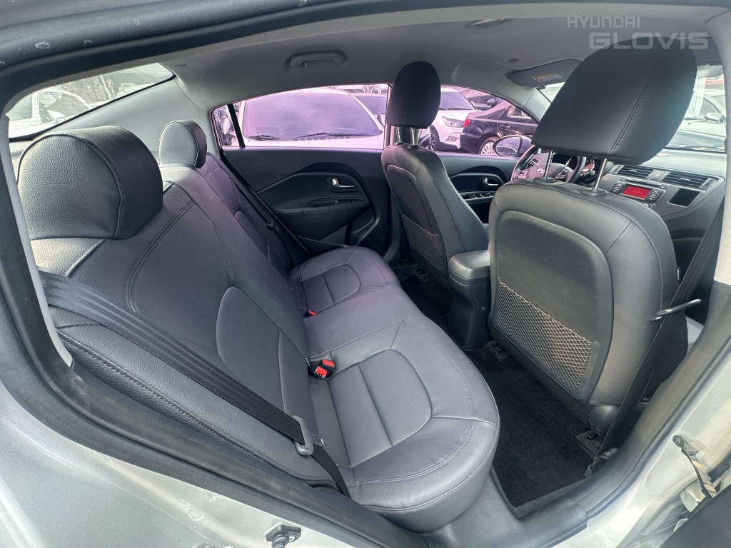 KIA All New Pride 4Door 1.4 MPI