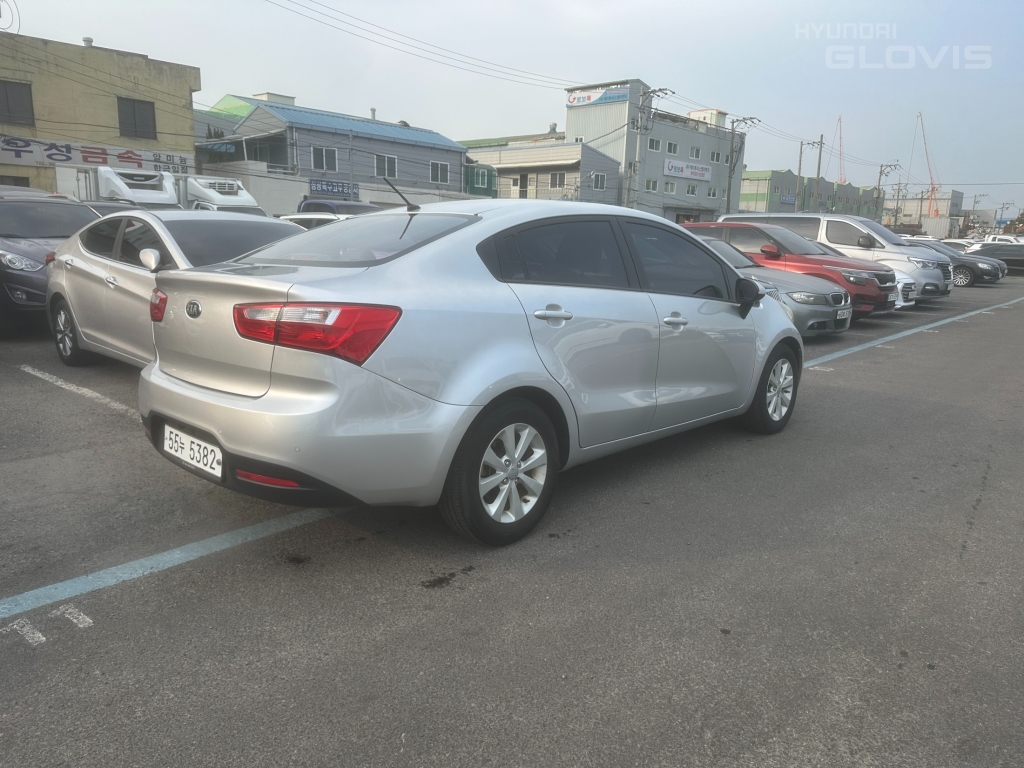 KIA All New Pride 4Door 1.4 MPI