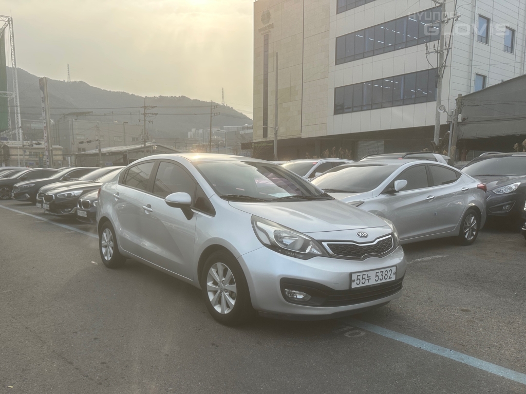 KIA All New Pride 4Door 1.4 MPI