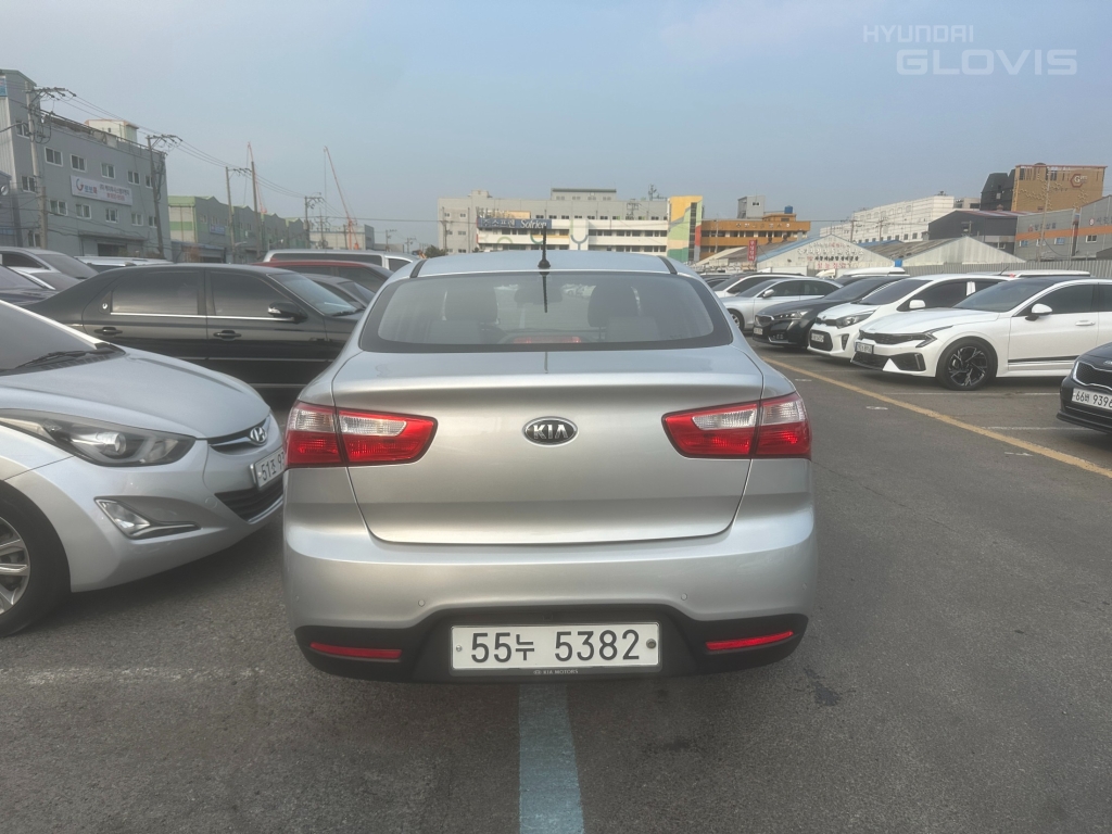 KIA All New Pride 4Door 1.4 MPI