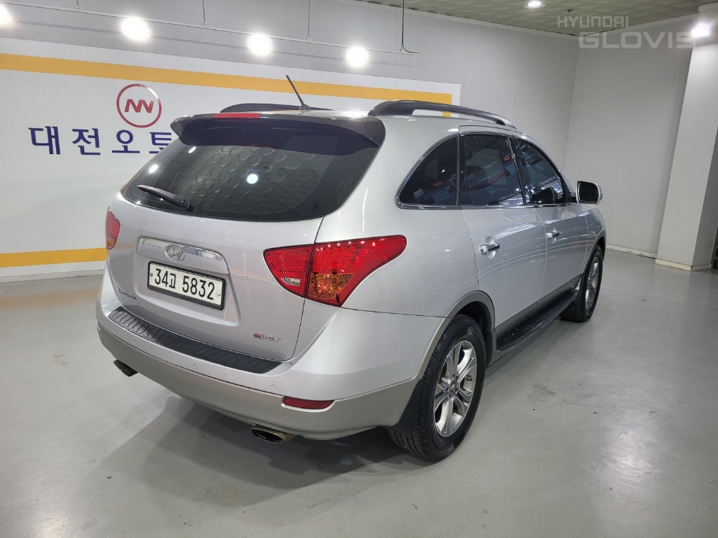 HYUNDAI Veracruz Diesel 2WD