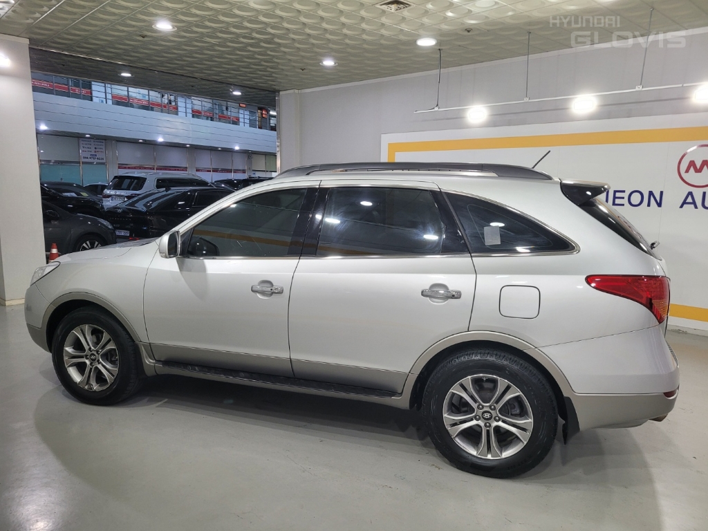 HYUNDAI Veracruz Diesel 2WD