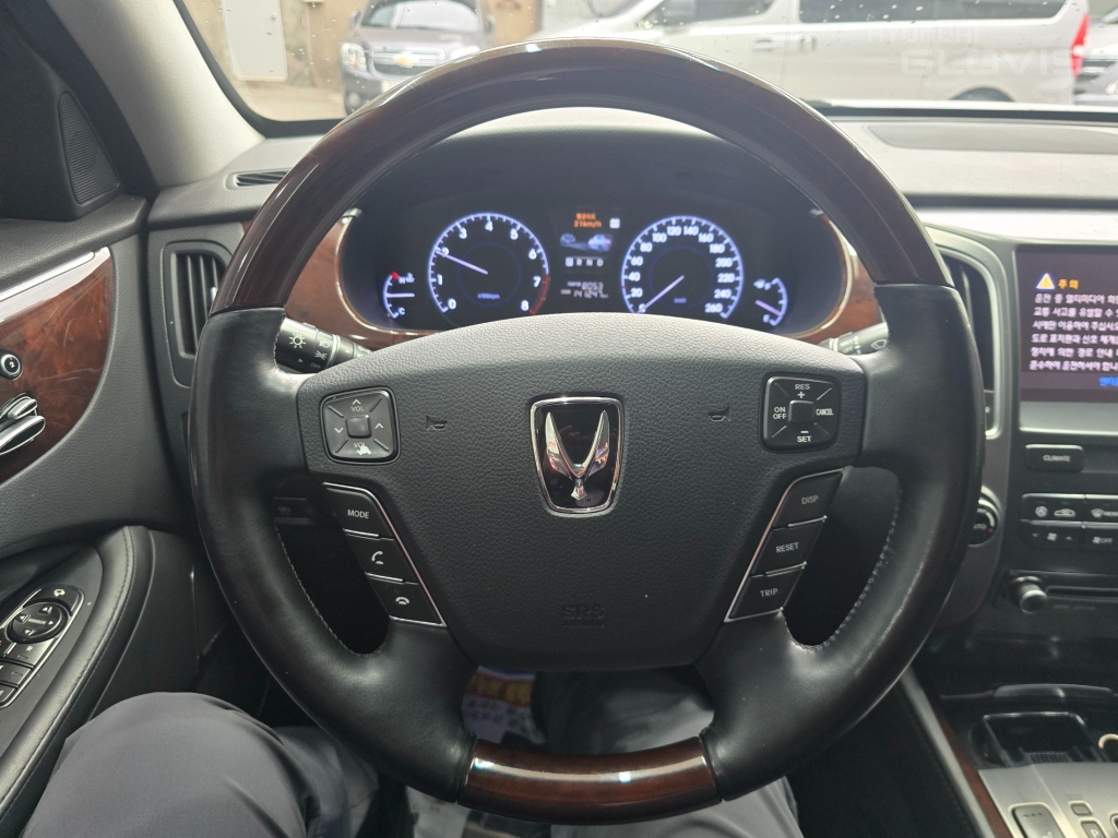 HYUNDAI Ecuus (New Model) VS380