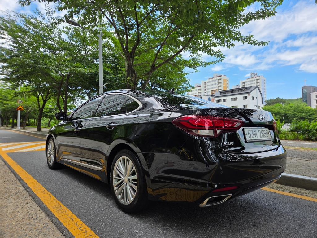HYUNDAI Aslan G330