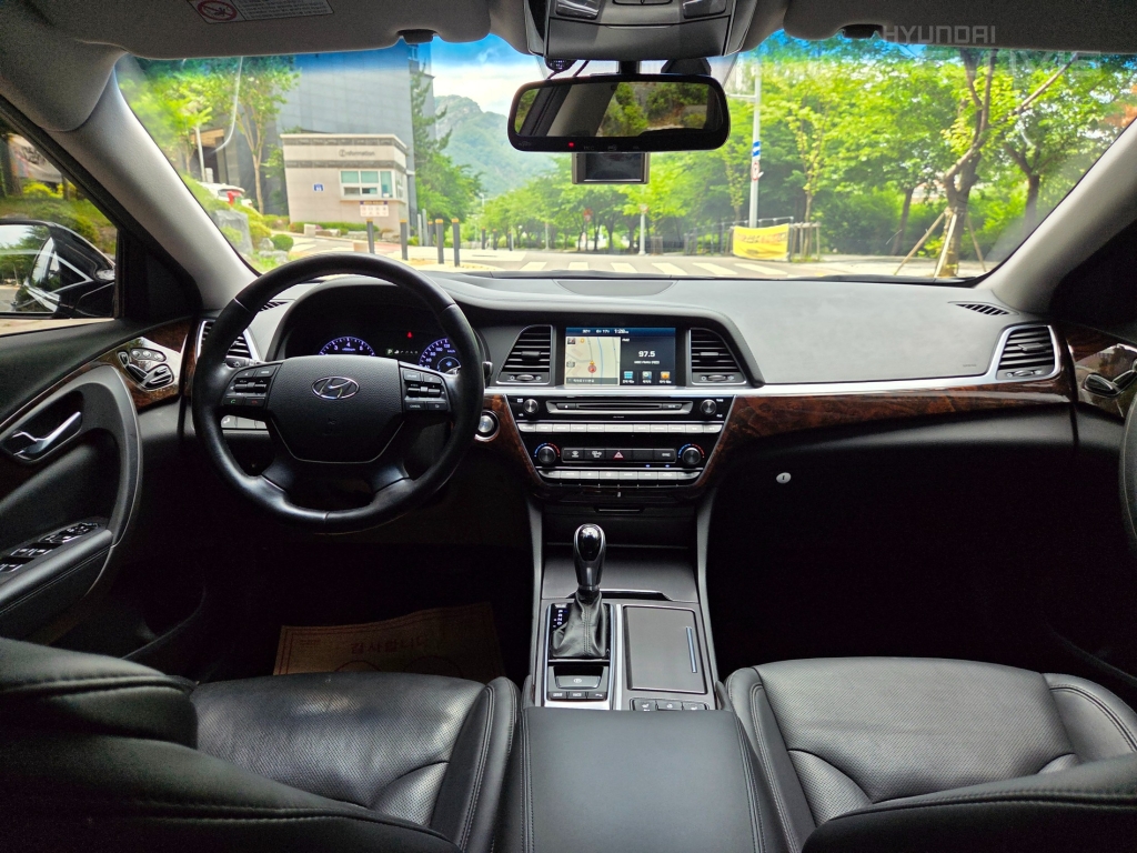 HYUNDAI Aslan G330
