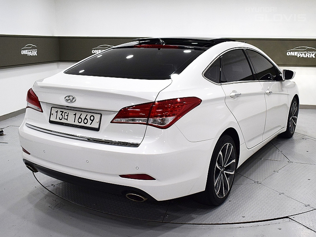 HYUNDAI I40 Saloon 2.0 GDI