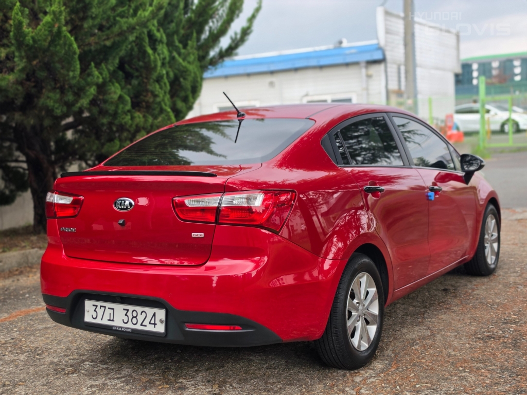 KIA All New Pride 4Door 1.4 MPI
