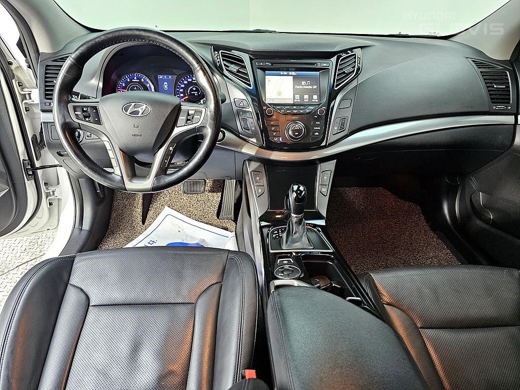 HYUNDAI The New I40 Saloon 2.0 GDI