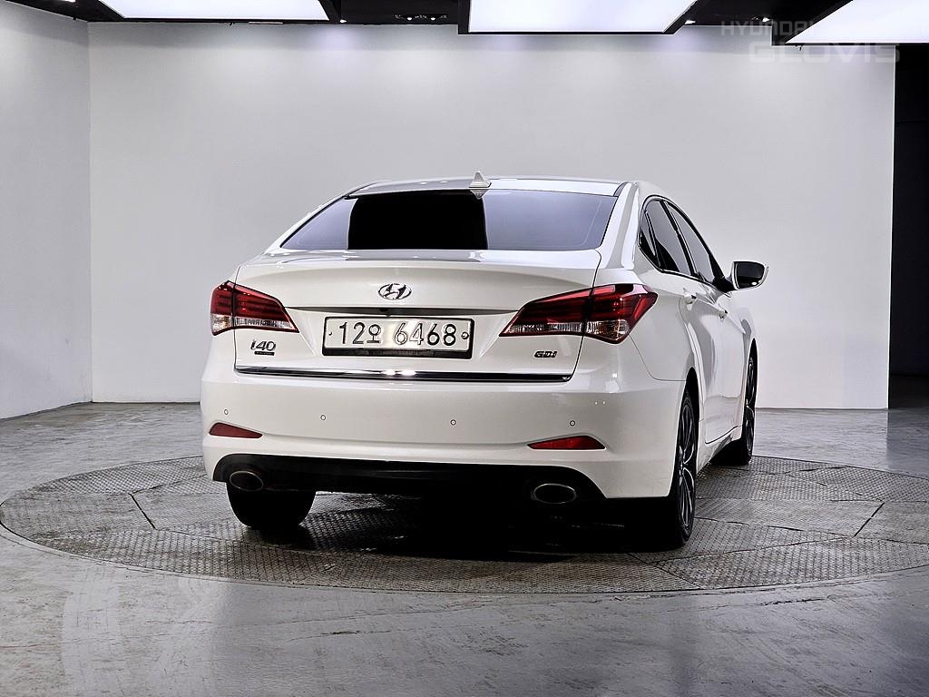 HYUNDAI The New I40 Saloon 2.0 GDI