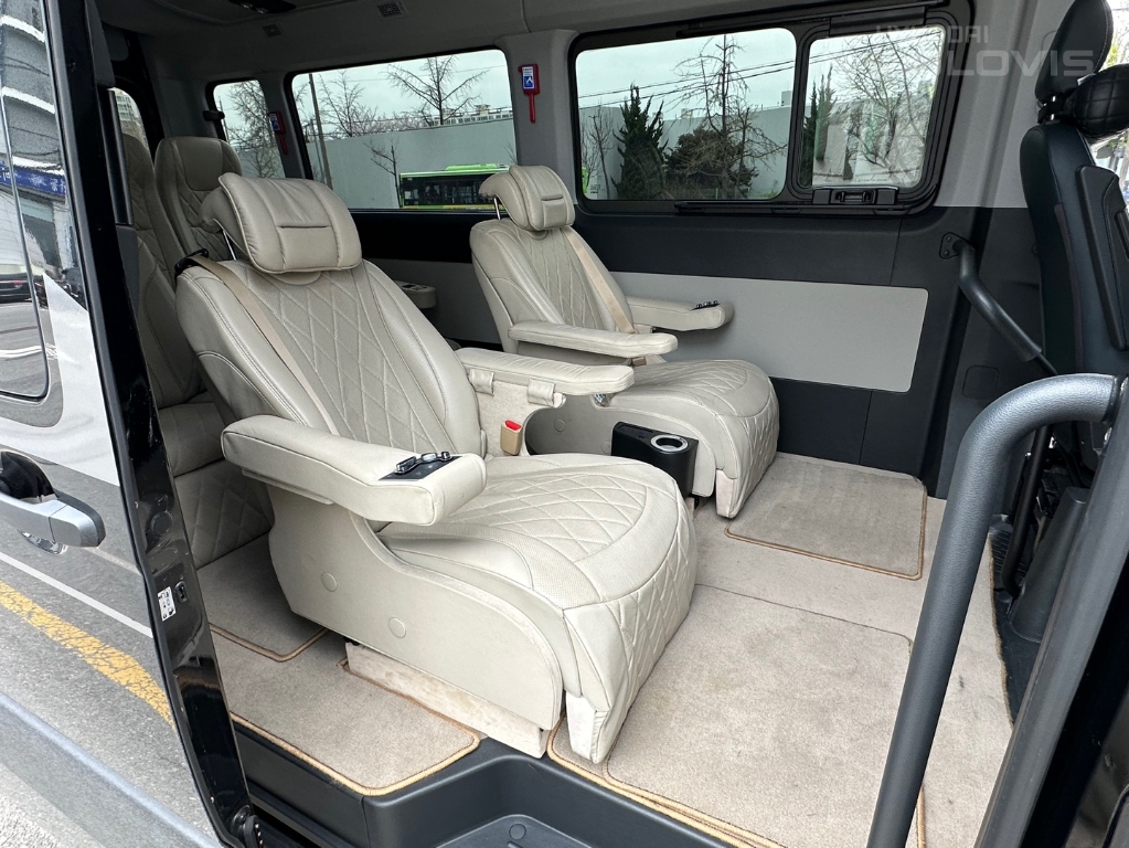 HYUNDAI Solati 15-Seater