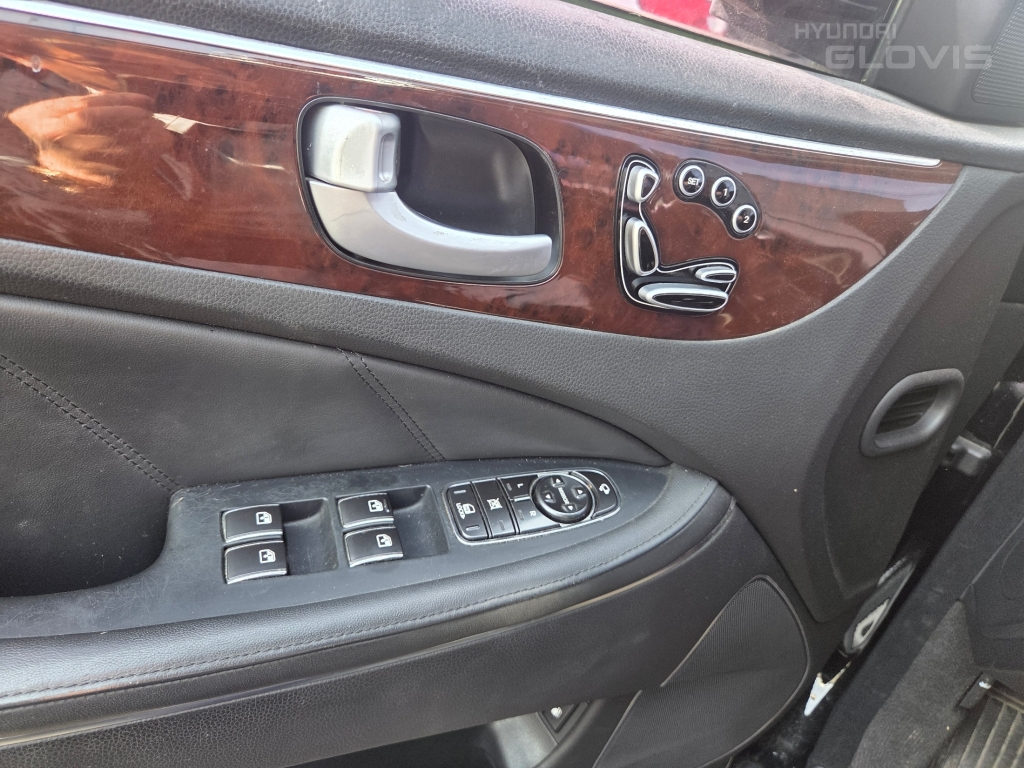 HYUNDAI Ecuus (New Model) VS380