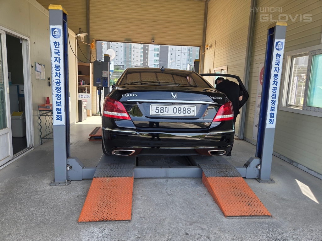 HYUNDAI Ecuus (New Model) VS380