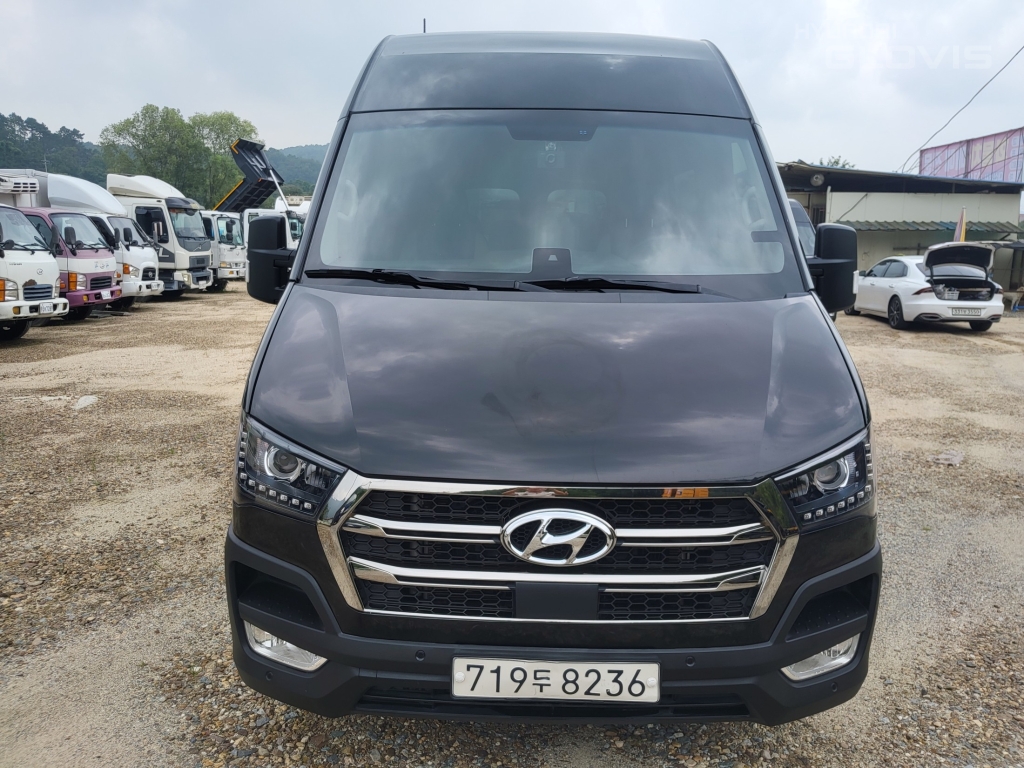 HYUNDAI Solati 15-Seater