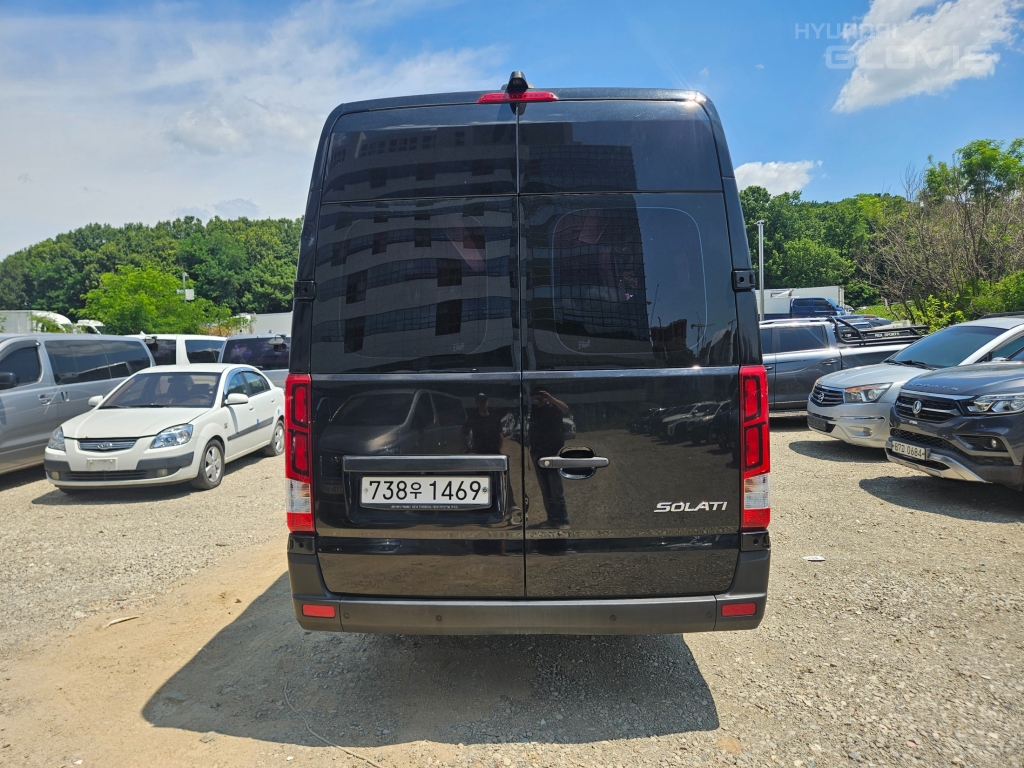 HYUNDAI Solati 15-Seater