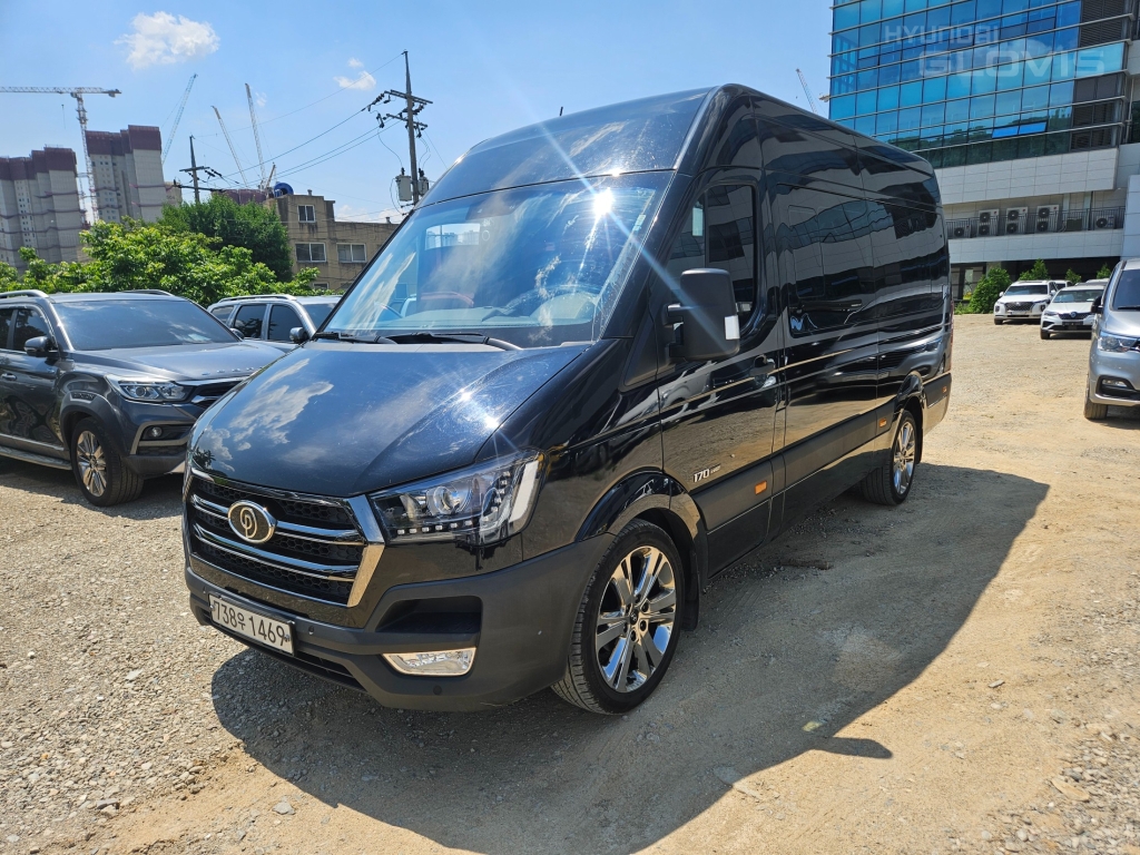 HYUNDAI Solati 15-Seater