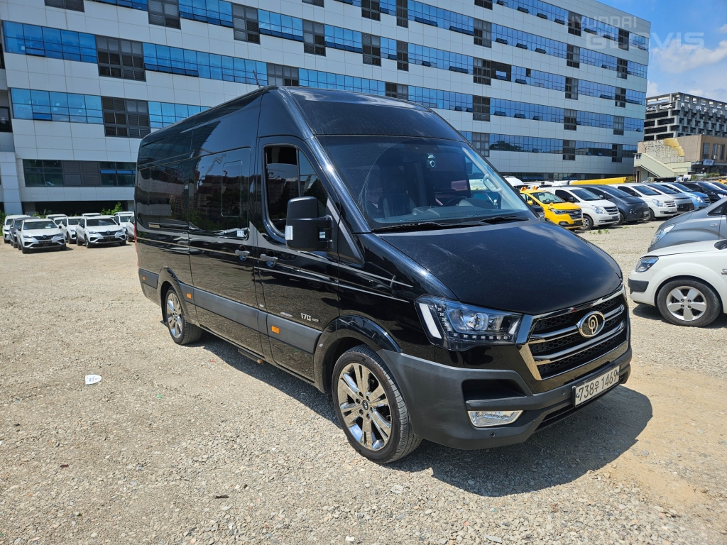 HYUNDAI Solati 15-Seater