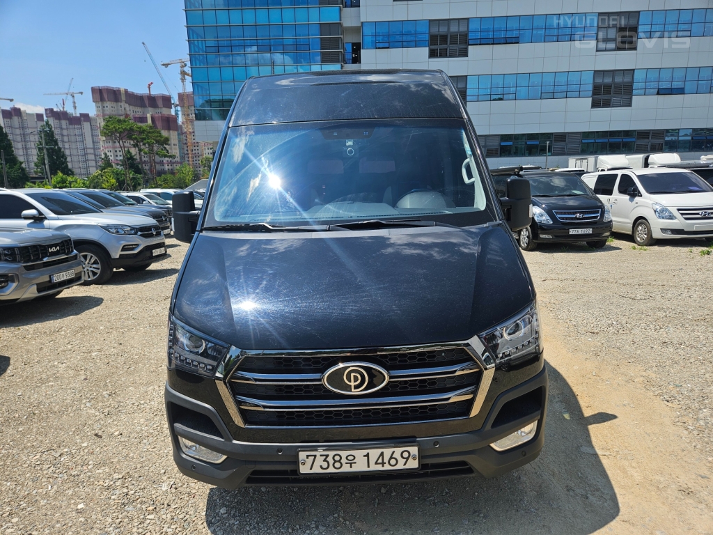 HYUNDAI Solati 15-Seater