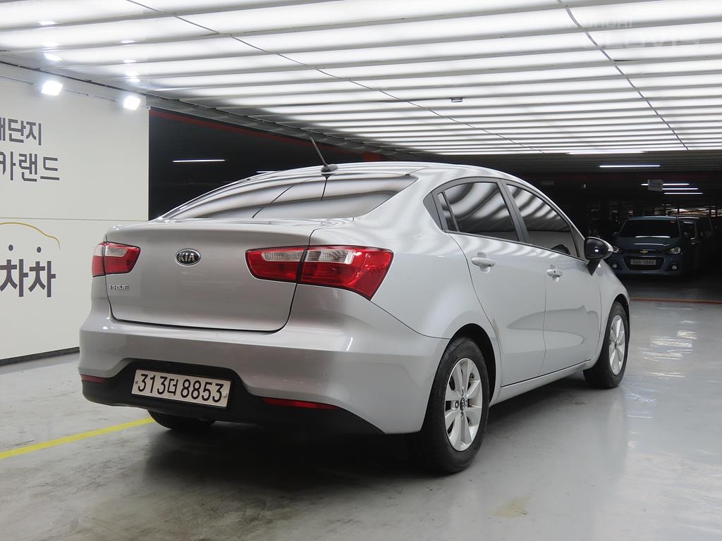 KIA The New Pride 4Door 1.6 GDI