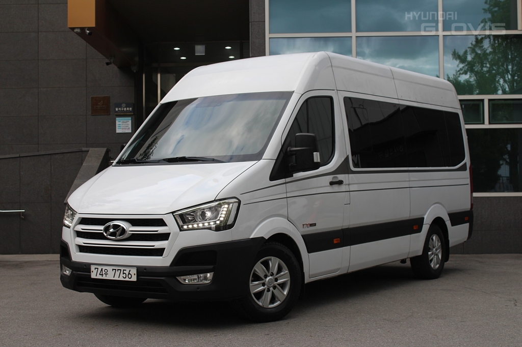 HYUNDAI Solati 15-Seater