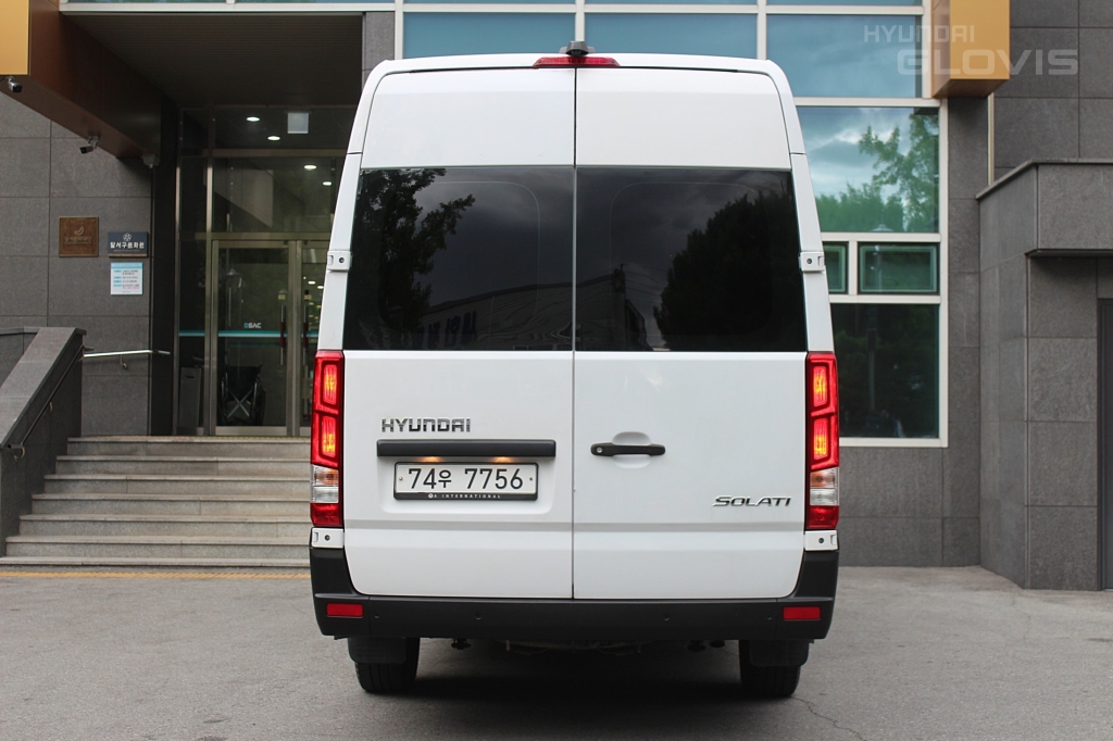 HYUNDAI Solati 15-Seater