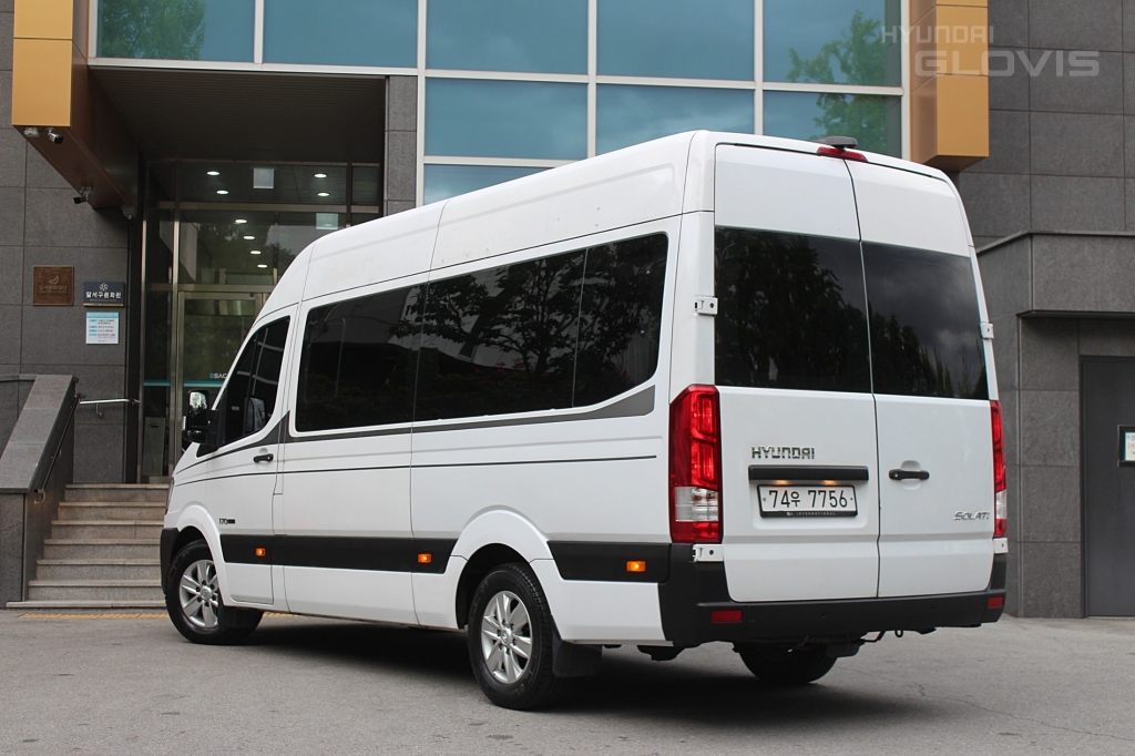 HYUNDAI Solati 15-Seater