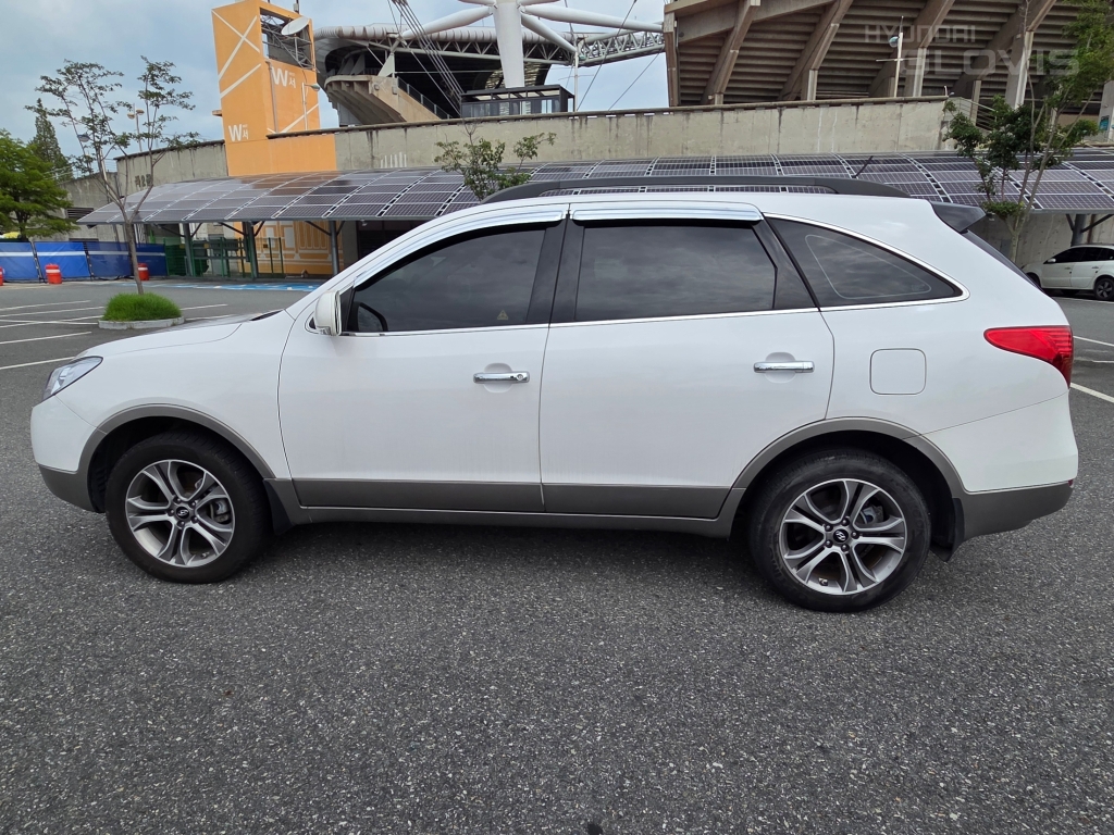 HYUNDAI Veracruz Diesel 2WD