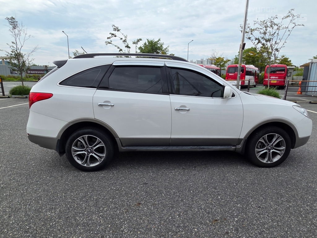 HYUNDAI Veracruz Diesel 2WD