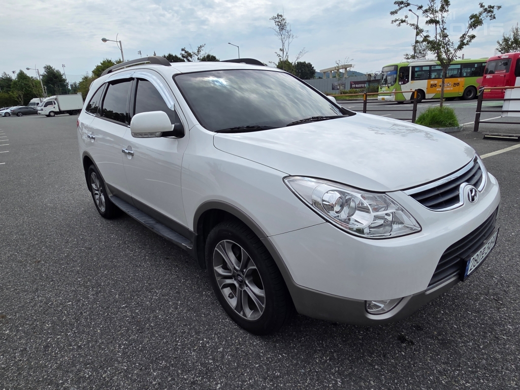 HYUNDAI Veracruz Diesel 2WD