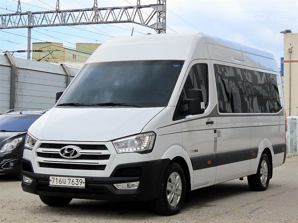 HYUNDAI Solati 15-Seater