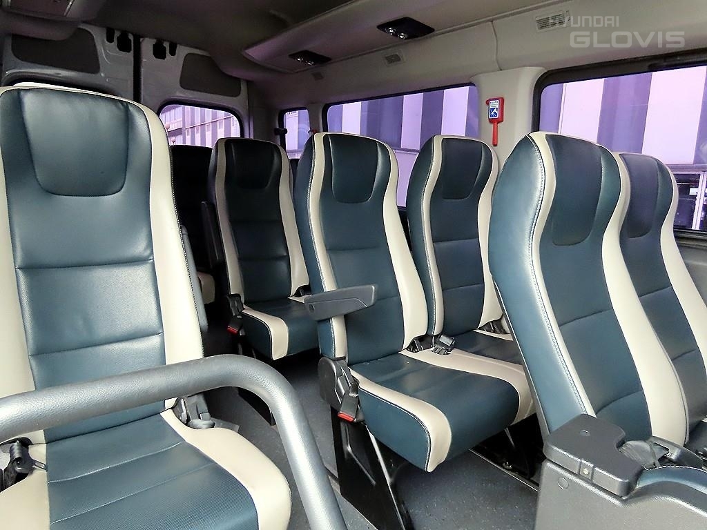 HYUNDAI Solati 15-Seater