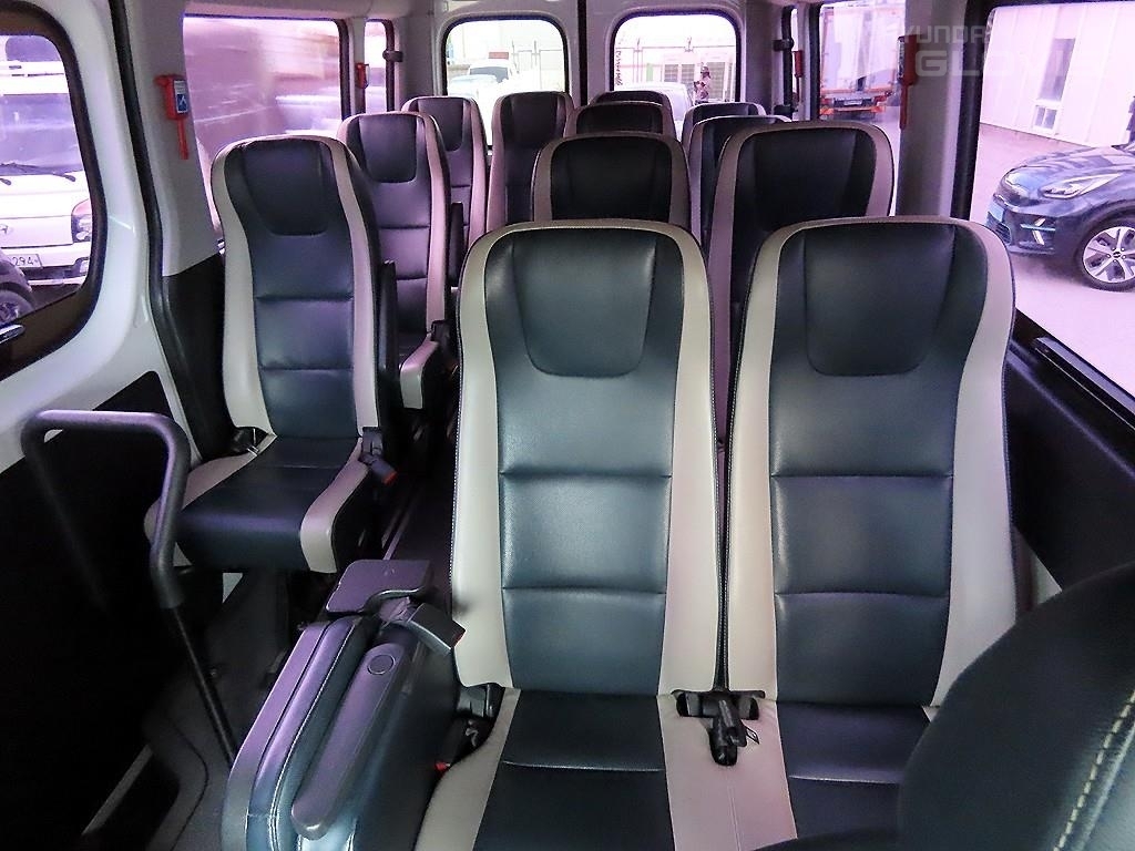 HYUNDAI Solati 15-Seater