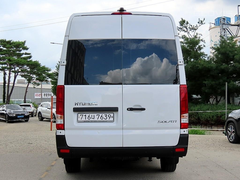 HYUNDAI Solati 15-Seater