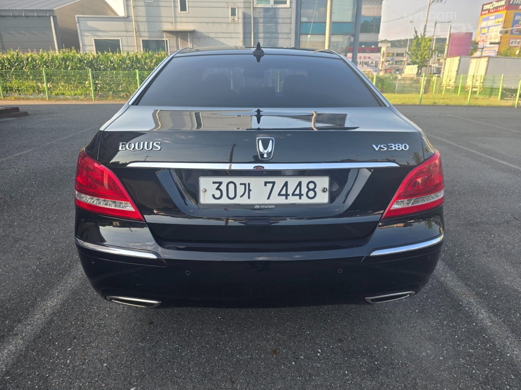HYUNDAI Ecuus (New Model) VS380