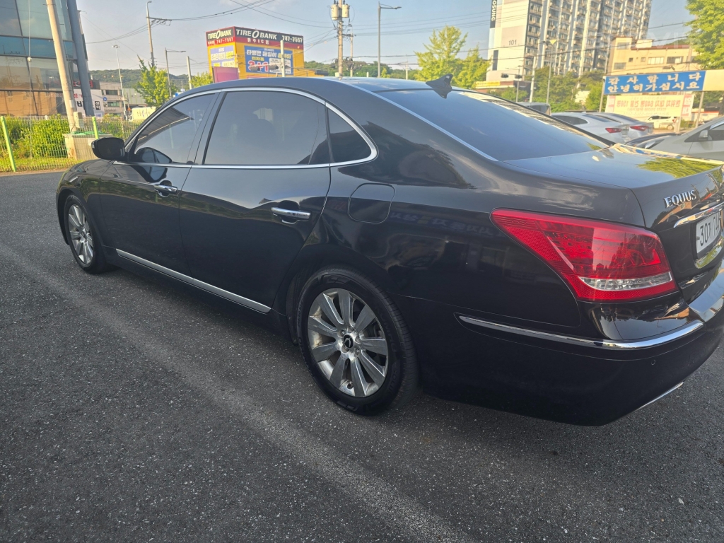 HYUNDAI Ecuus (New Model) VS380