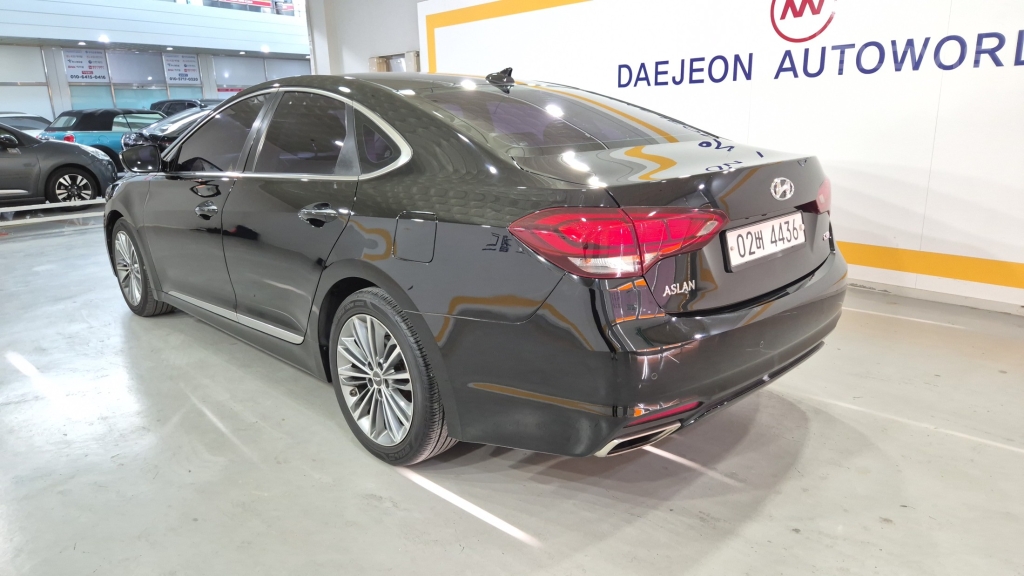 HYUNDAI Aslan G300