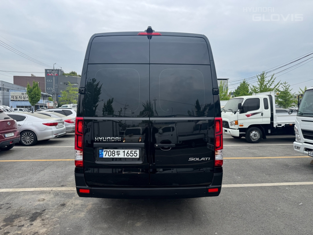 HYUNDAI Solati 15-Seater