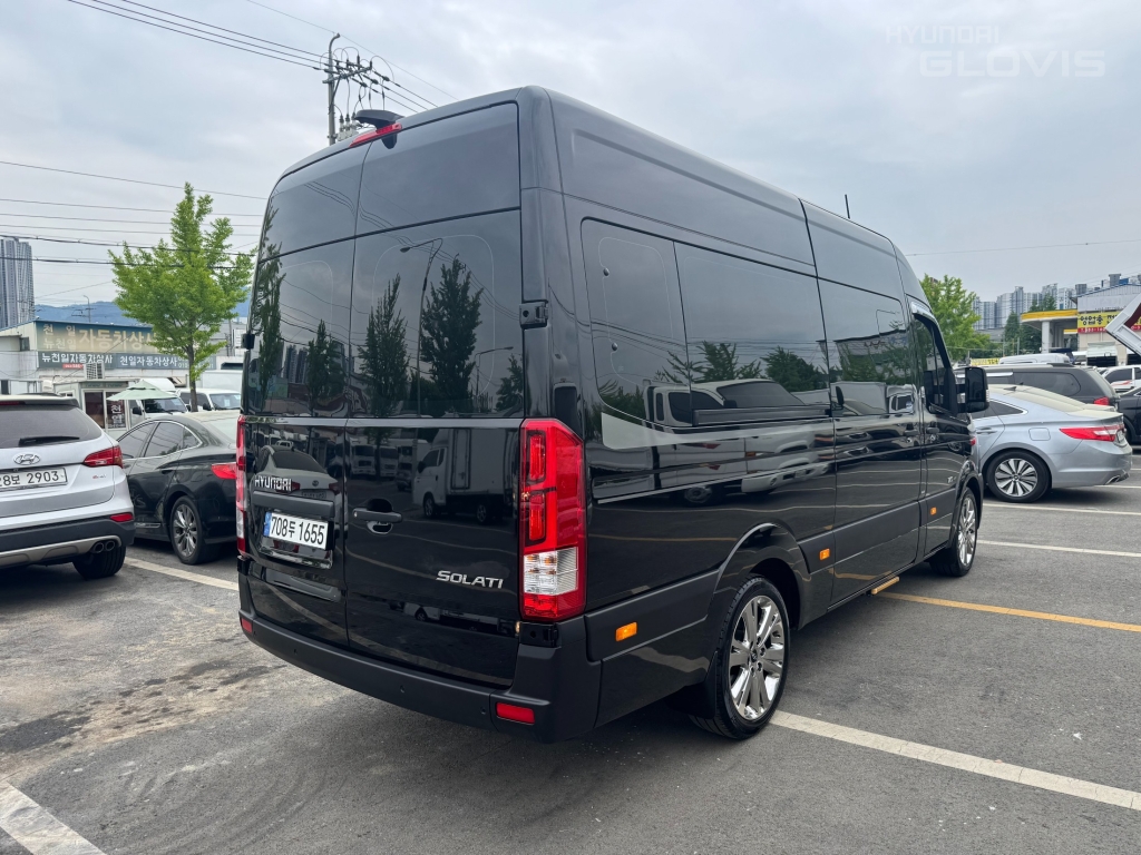 HYUNDAI Solati 15-Seater