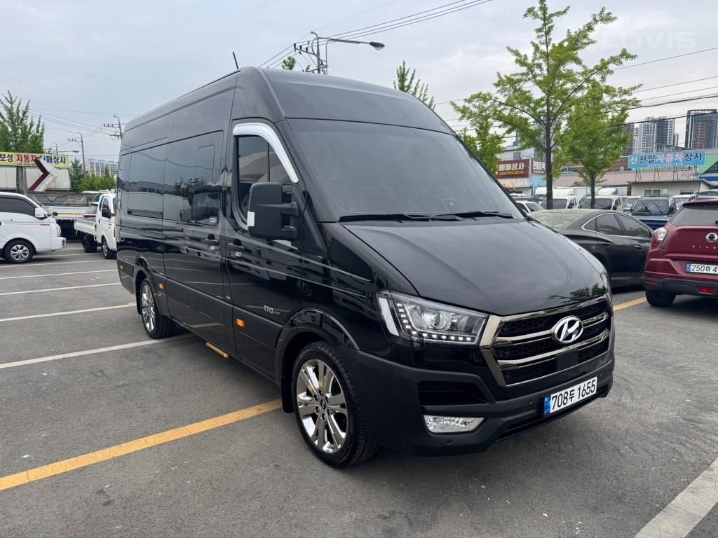 HYUNDAI Solati 15-Seater