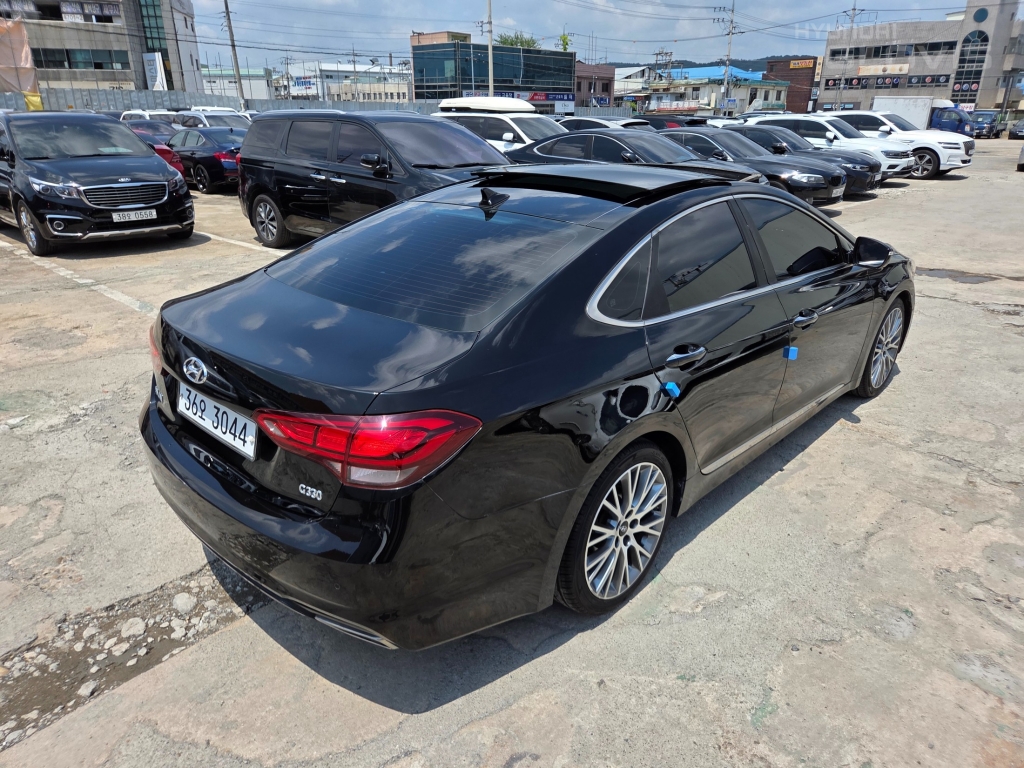 HYUNDAI Aslan G330
