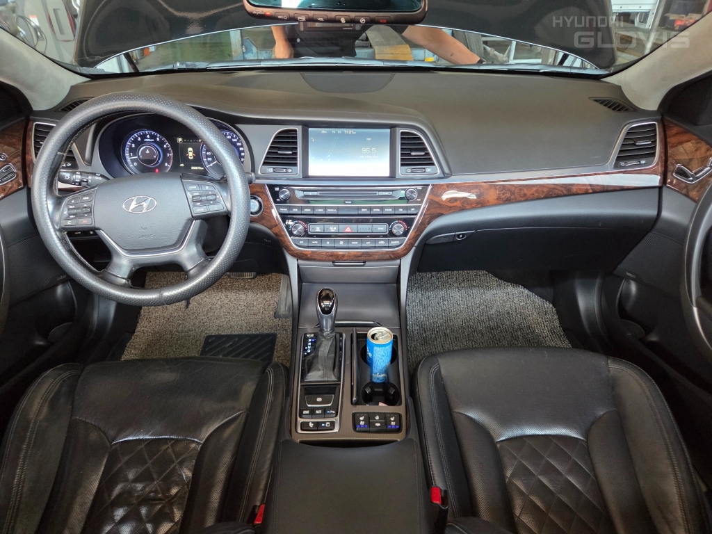 HYUNDAI Aslan G330
