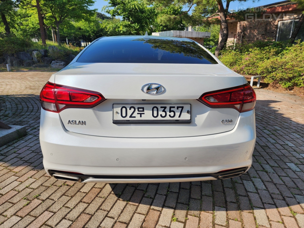 HYUNDAI Aslan G300