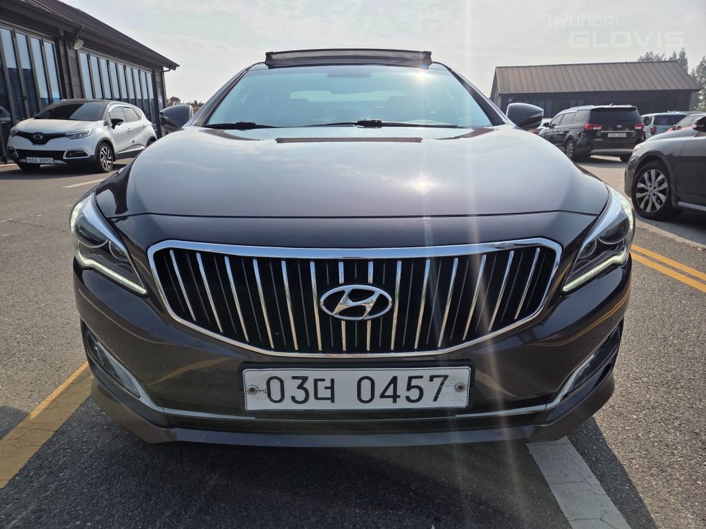 HYUNDAI Aslan G300