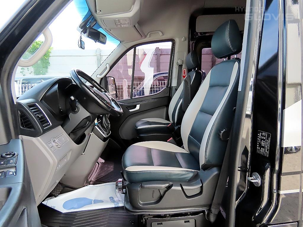 HYUNDAI Solati 15-Seater