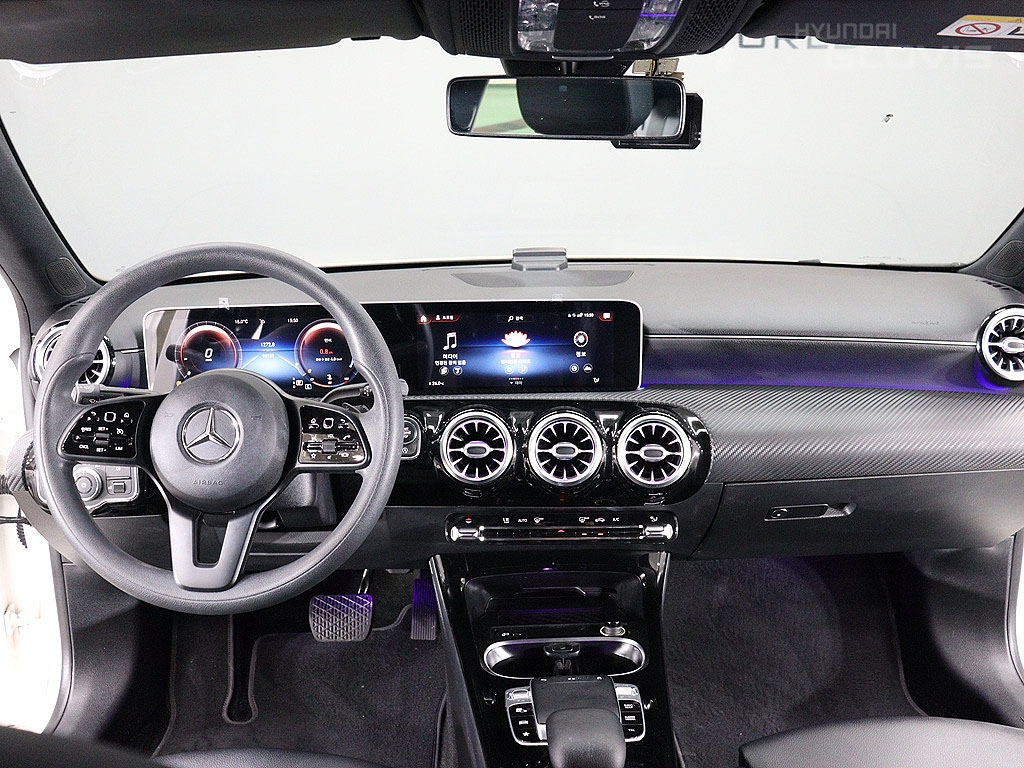 BENZ A-Class (4th Generation) A220 Sedan