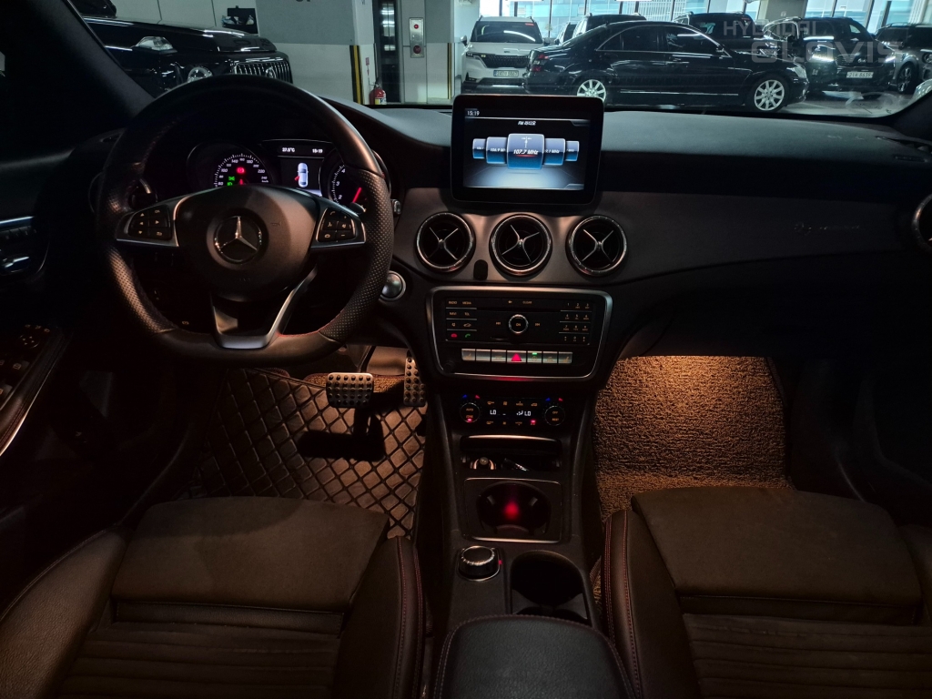 BENZ CLA-Class CLA250 4 Matic