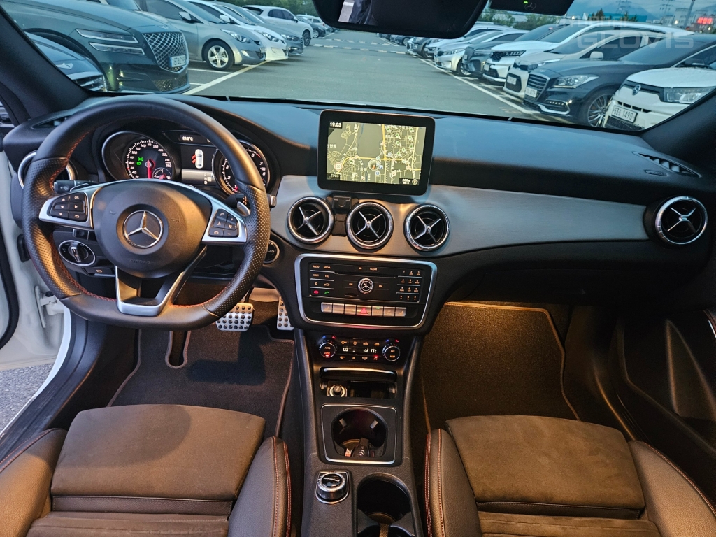 BENZ CLA-Class CLA250 4 Matic