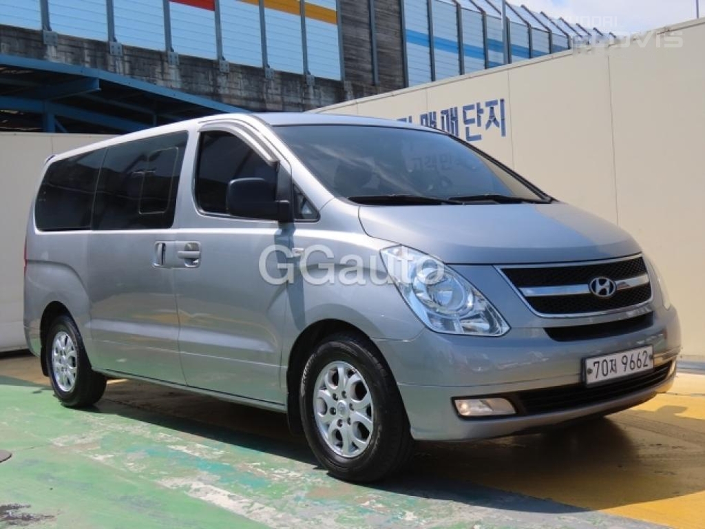 HYUNDAI Grand Starex 12-Seater Diesel HYUNDAI Grand Starex 12-Seater Diesel